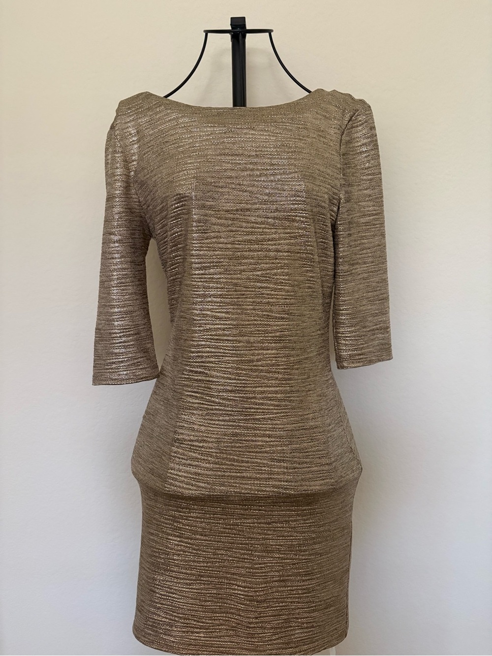 Alice + Olivia Metallic Gold Textured Long-Sleeve Sheath Dress
